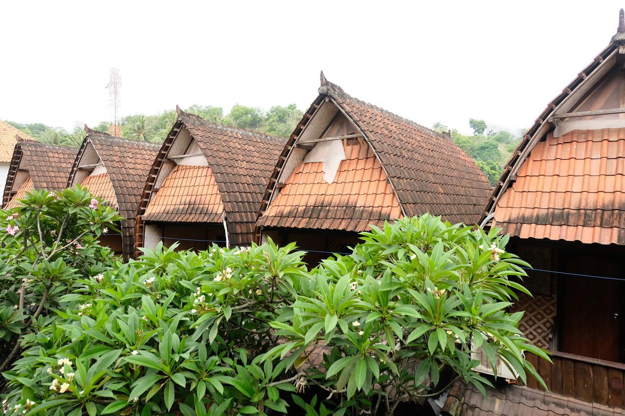 Kerti Beach Bungalow And Restaurant Padangbai  Exterior foto