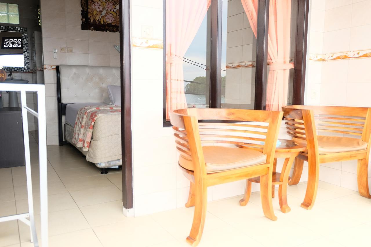 Kerti Beach Bungalow And Restaurant Padangbai  Exterior foto