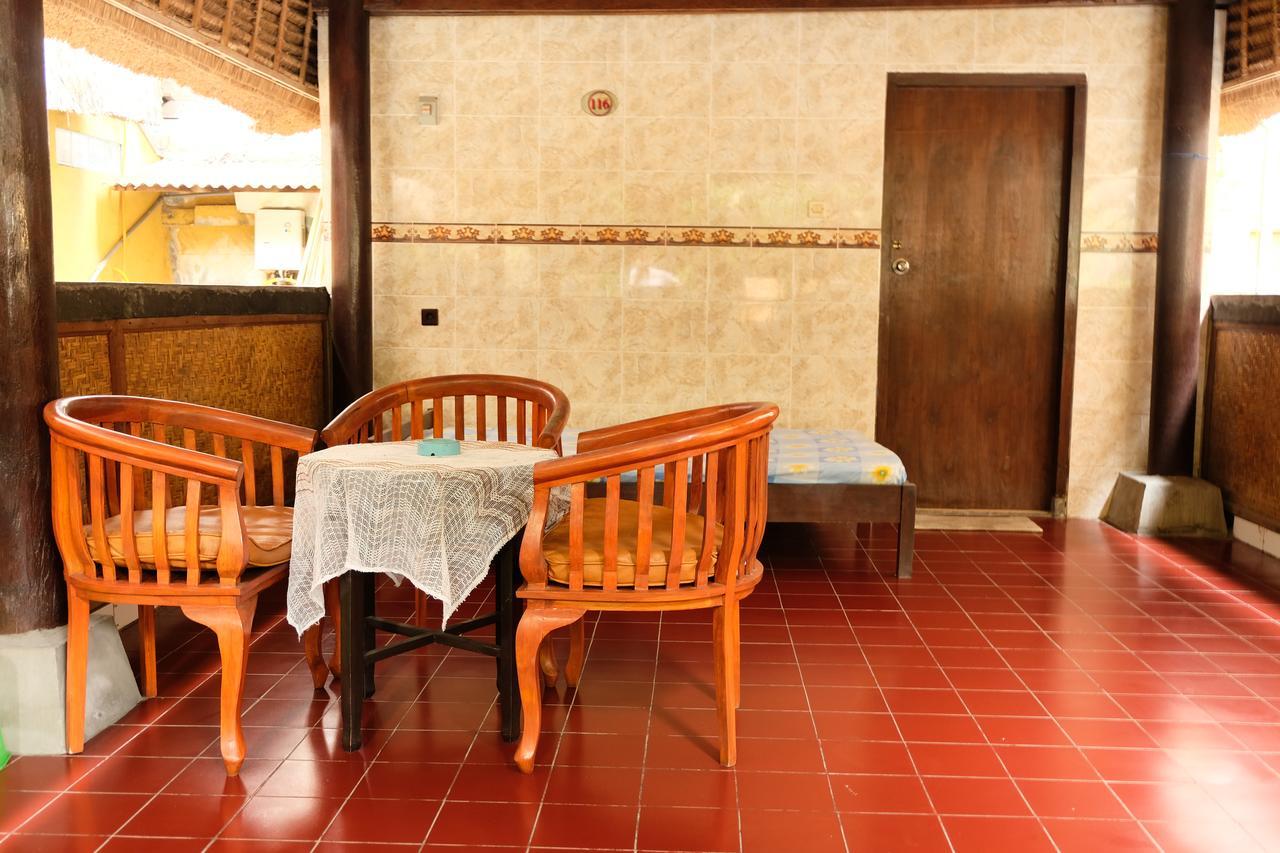 Kerti Beach Bungalow And Restaurant Padangbai  Exterior foto
