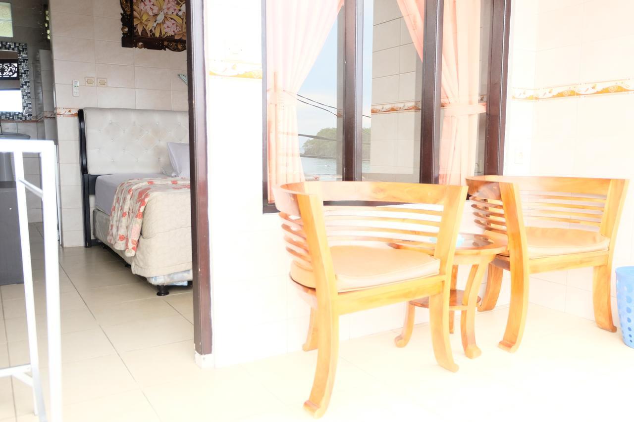 Kerti Beach Bungalow And Restaurant Padangbai  Exterior foto
