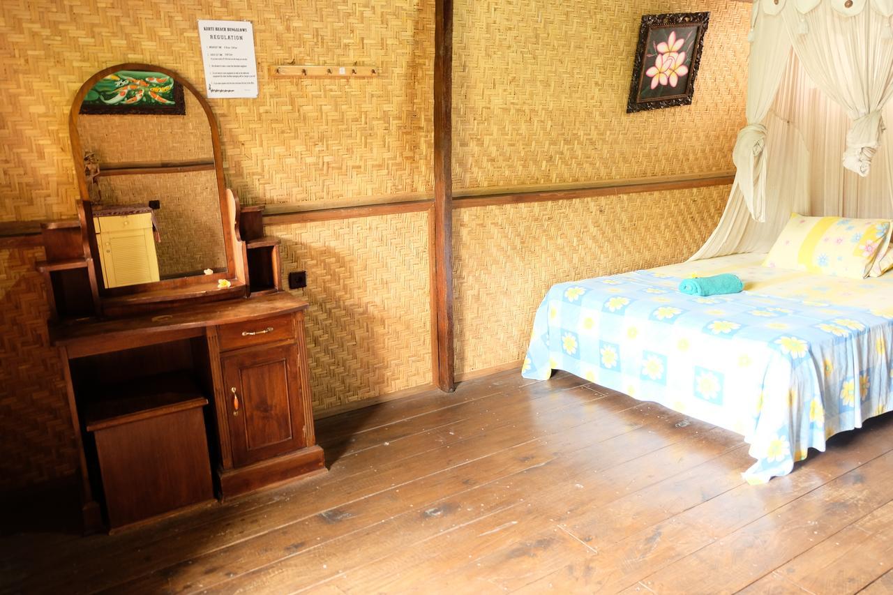 Kerti Beach Bungalow And Restaurant Padangbai  Exterior foto